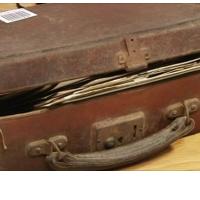 Igra besed in re�i: v kov�ek spakirani svetloba, knjiga pa �e film...