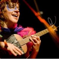 tUnE-yArDs, Menza pri koritu, 8. 3. 2012