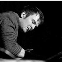 NILS FRAHM, Menza pri koritu, 28. 3. 2012