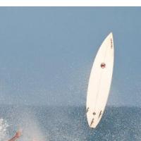 Surfanje na torkovem jutranjem tsunamiju z Elvis Jackson!!!