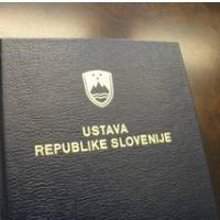 Kaj za ekonomsko ureditev pomeni zlato fiskalno pravilo?