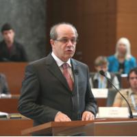 INTERVJU Z IVANOM SVETLIKOM, MINISTROM ZA DELO, DRUŽINO IN SOCIALNE ZADEVE
