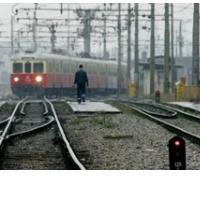 SLOVENSKI LOGISTI�NI HOLDING ALI NEUSP�ENO RAZBLINJANJE ASFALTNE PROMETNE PARADIGME