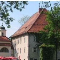 Lunapark � grad Kodeljevo ali vlakec smrti po ovinkih �revesja