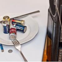 RADIO, HITRO POJEJ ZAJTRK, JUTRANJC ČAKA!